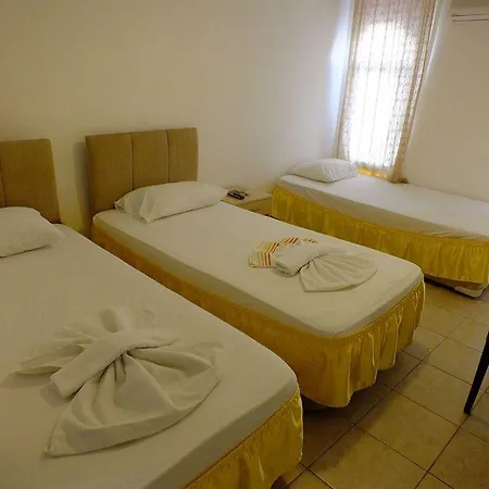 Denizci בית הארחה 3*